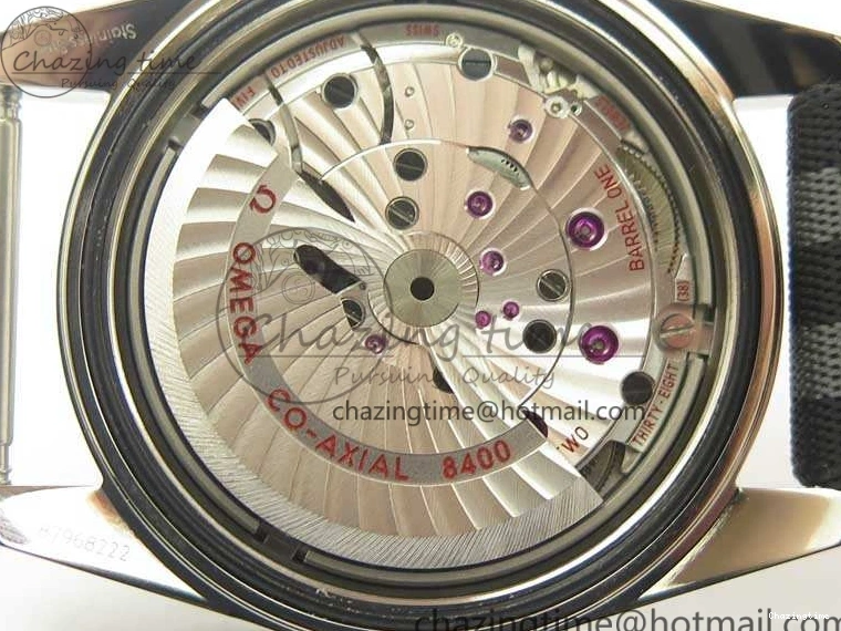 0401 EasyCare Seamaster 300 “Spectre” Limited Edition VSF 1:1 Best Edition On “007” Nato Strap A8400 Super Clone 8075